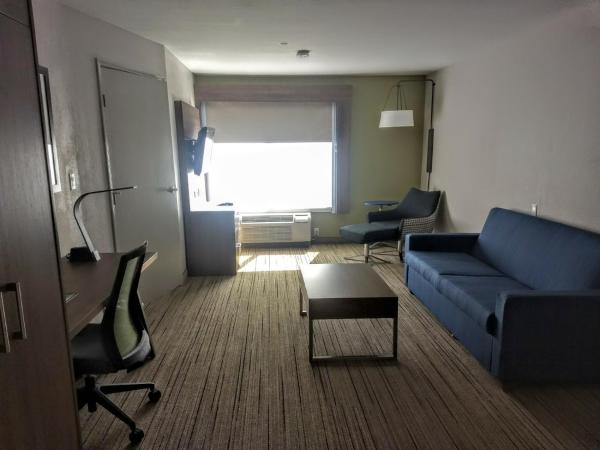 Holiday Inn Express & Suites - Indianapolis Northwest, an IHG Hotel : photo 2 de la chambre suite - adaptée aux personnes malentendantes - non-fumeurs
