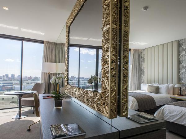Emporium Hotel South Bank : photo 2 de la chambre suite lits jumeaux river city