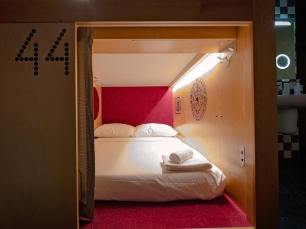 Pangea Pod Hotel : photo 5 de la chambre capsule simple en mezzanine