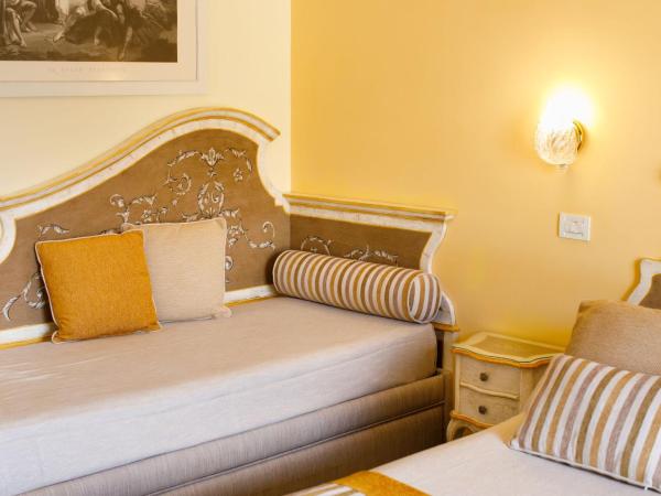 Hotel Zi' Teresa : photo 5 de la chambre chambre double ou lits jumeaux avec balcon