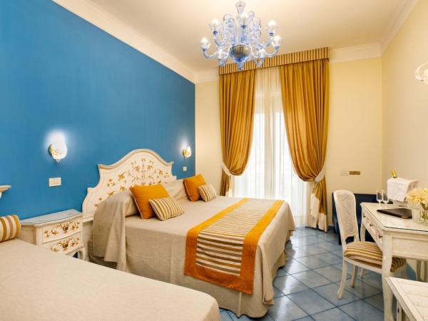 Hotel Zi' Teresa : photo 1 de la chambre chambre double ou lits jumeaux - vue sur mer