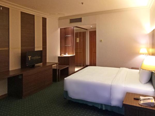 Tunjungan Hotel : photo 5 de la chambre chambre de luxe privilège