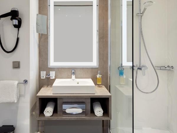 Lindner Hotel Dusseldorf Airport, part of JdV by Hyatt : photo 8 de la chambre chambre lits jumeaux deluxe