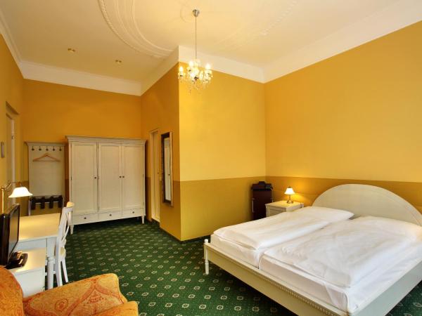 Hotel Bellmoor im Dammtorpalais : photo 2 de la chambre chambre triple