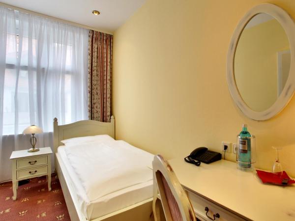 Hotel Bellmoor im Dammtorpalais : photo 3 de la chambre chambre simple