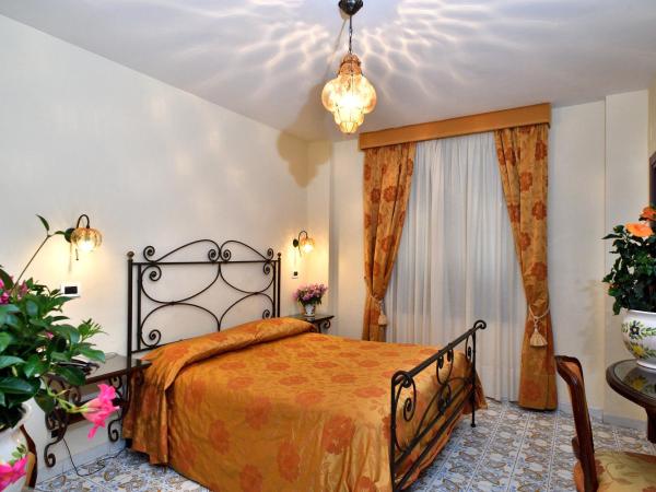 Hotel La Tonnarella : photo 3 de la chambre chambre double