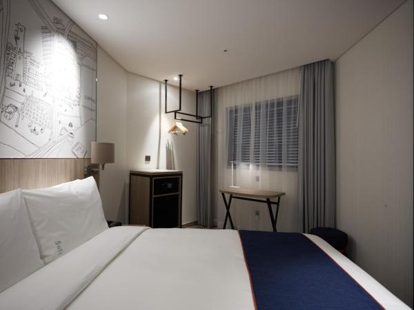 Holiday Inn Express Seoul Hongdae, an IHG Hotel : photo 2 de la chambre chambre standard lit queen-size