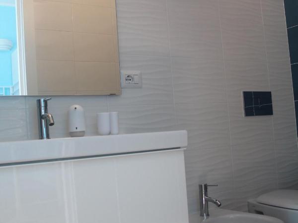 Blue Sea Rooms Apartment Cagliari : photo 4 de la chambre chambre simple deluxe avec balcon