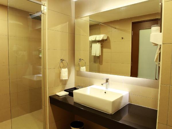 Symphony Suites Hotel : photo 2 de la chambre suite deluxe avec lit king-size