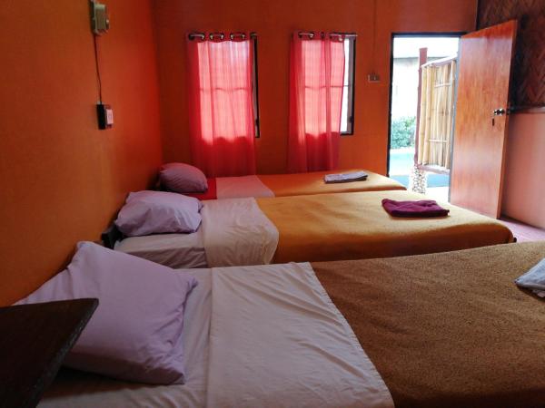 Chian Guesthouse : photo 1 de la chambre chambre triple avec ventilateur