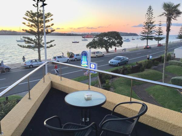 Bucklands Beach Waterfront Motel : photo 1 de la chambre premium one-bedroom apartment with sea view - upper floor