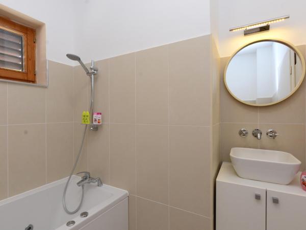 Luxury Room Uzorita B&B : photo 4 de la chambre chambre lit king-size deluxe