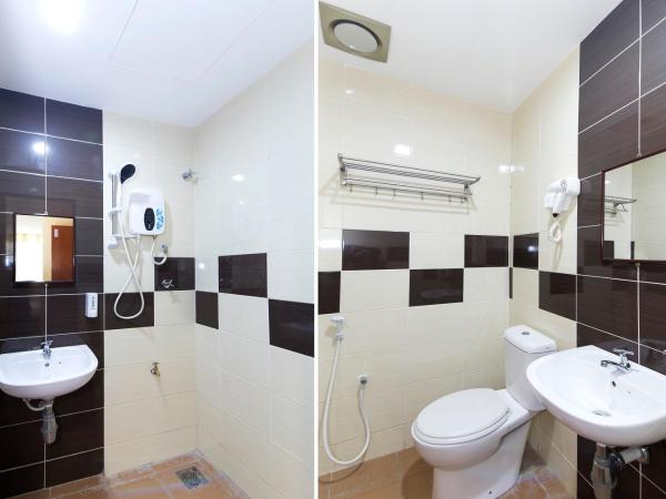 Hotel Raja Bot : photo 3 de la chambre hébergement double standard