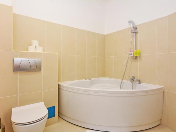 Luxury Room Uzorita B&B : photo 6 de la chambre chambre triple deluxe