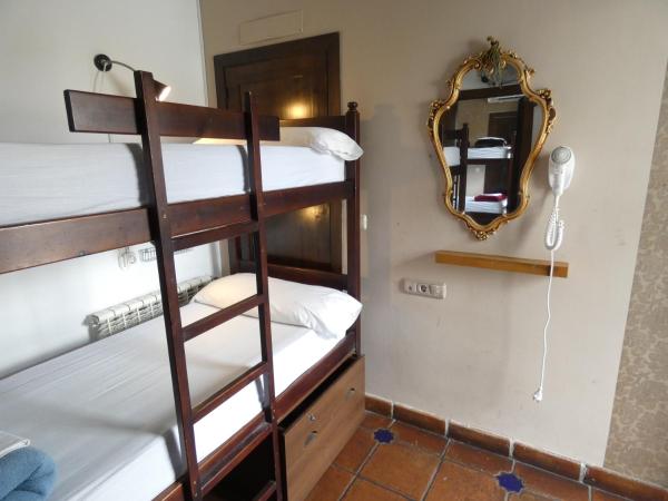 Oasis Backpackers' Hostel Granada : photo 7 de la chambre lit dans dortoir pour femmes de 6 lits