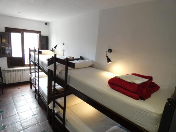 Oasis Backpackers' Hostel Granada : photo 4 de la chambre lit dans dortoir mixte de 4 lits