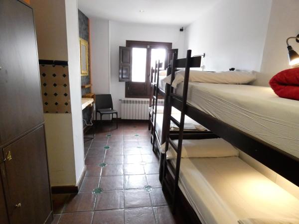 Oasis Backpackers' Hostel Granada : photo 3 de la chambre lit dans dortoir mixte de 4 lits