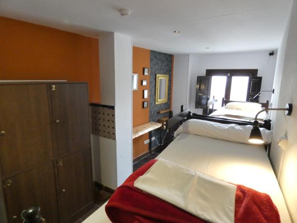 Oasis Backpackers' Hostel Granada : photo 2 de la chambre lit dans dortoir mixte de 4 lits