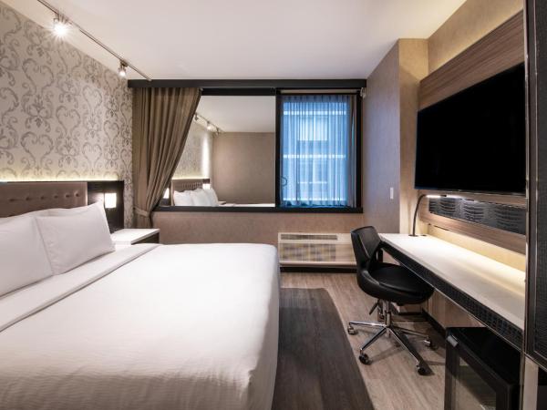 Aliz Hotel Times Square : photo 1 de la chambre chambre lit king-size standard accessible aux personnes à mobilité réduite