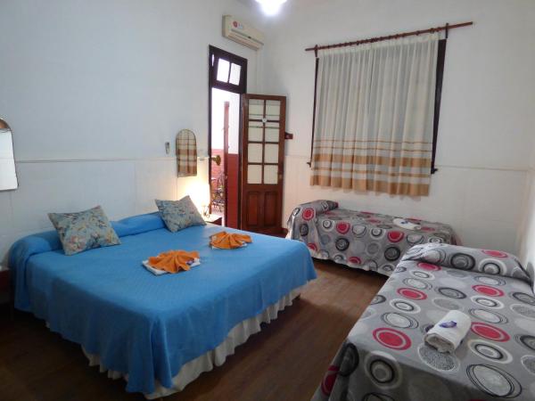 Sayta Hostal : photo 3 de la chambre chambre quadruple avec salle de bains privative