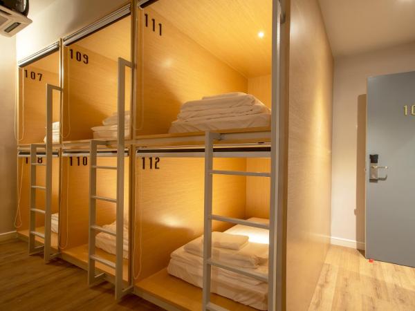 Yote 28 : photo 6 de la chambre lit simple dans dortoir pour hommes