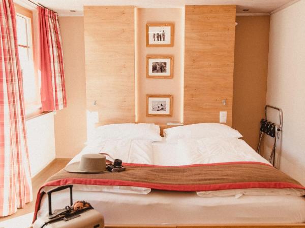 Hotel Bella Vista Zermatt : photo 5 de la chambre chambre double ou lits jumeaux basique avec balcon - vue sur cervin