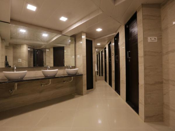 Qubestay Airport Capsule Hotel & Hostel : photo 8 de la chambre lit simple dans dortoir mixte