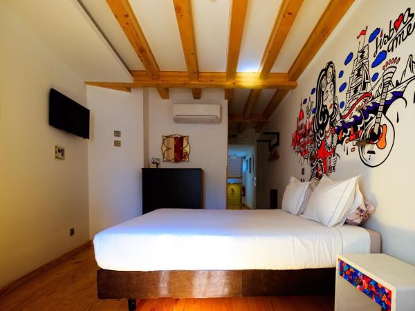 House Petit Lusa : photo 3 de la chambre chambre double avec salle de bains privative