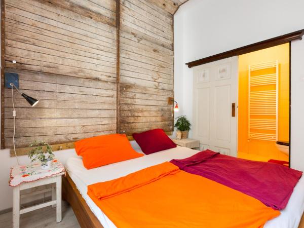Das Nest Budapest : photo 4 de la chambre chambre double avec douche