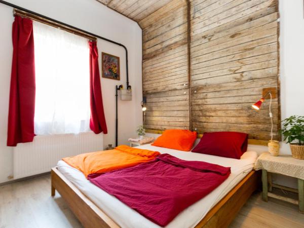 Das Nest Budapest : photo 3 de la chambre chambre double avec douche