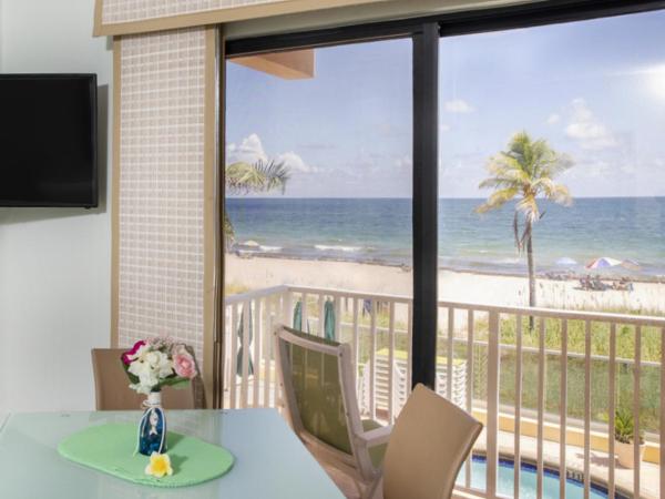 Windjammer Resort and Beach Club : photo 5 de la chambre appartement 1 chambre avec balcon – côté océan