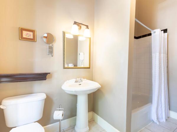 Unilofts Grande-Allée : photo 4 de la chambre chambre double standard avec 2 lits doubles