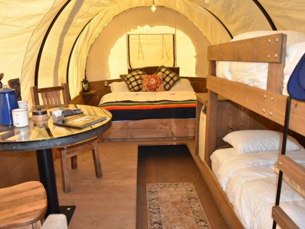 Orr Family Farm & RR, LLC : photo 9 de la chambre glamping wagon 1