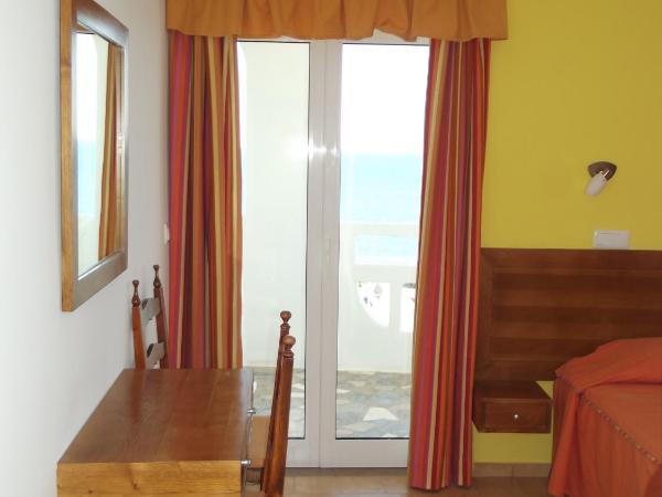 Frentomar : photo 6 de la chambre chambre lits jumeaux avec balcon - vue sur mer