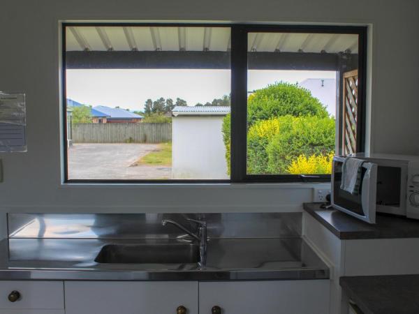 Holdens Bay Holiday Park : photo 8 de la chambre 1 bedroom ensuite cabin