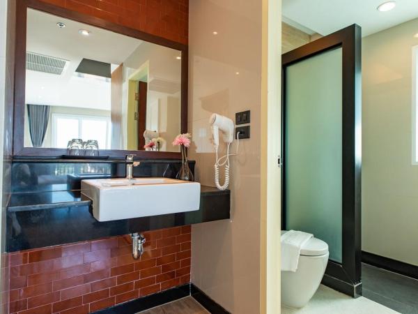 Dang Derm In The Park Khaosan : photo 9 de la chambre suite deluxe avec lit king-size