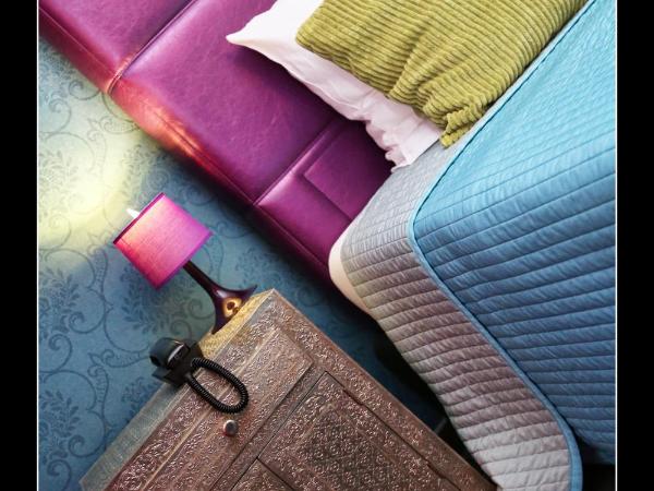 V E R O N E - Rooms & Suites - Liège - Rocourt : photo 8 de la chambre chambre double avec baignoire spa