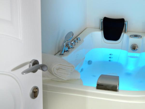 Barbarella Home : photo 6 de la chambre suite avec accès au spa