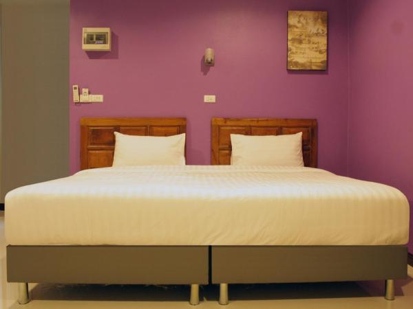 Graphic House @ Chiang Rai : photo 2 de la chambre chambre double ou lits jumeaux deluxe avec balcon
