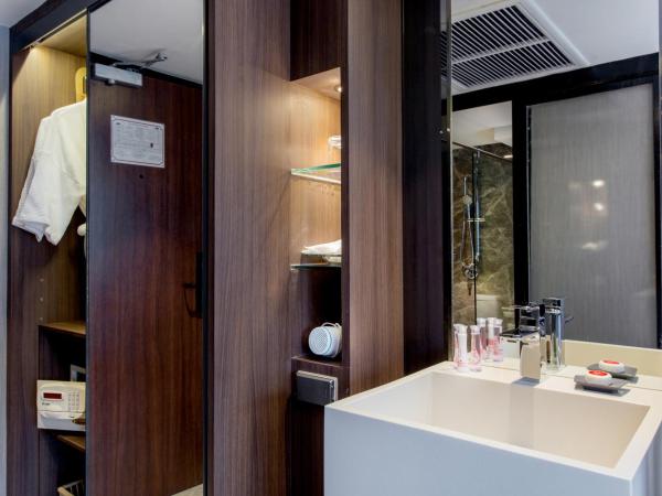 Ramada Plaza by Wyndham Bangkok Menam Riverside : photo 3 de la chambre chambre lit king-size supérieure