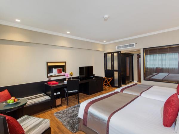 Ramada Plaza by Wyndham Bangkok Menam Riverside : photo 4 de la chambre chambre lits jumeaux de luxe avec vue sur la rivière