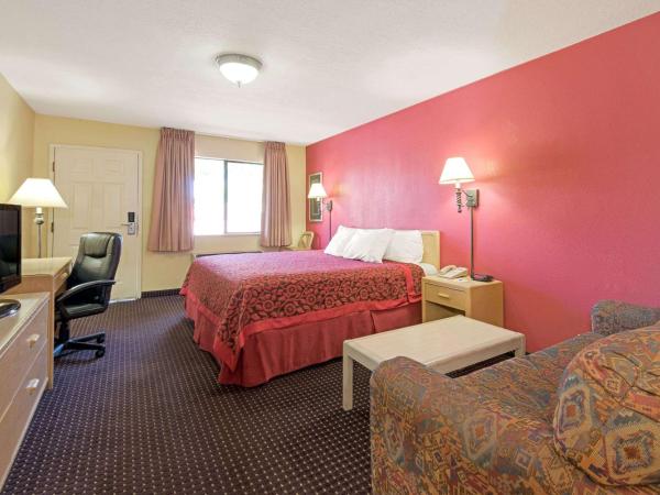 Days Inn by Wyndham East Albuquerque : photo 3 de la chambre chambre lit king-size - non-fumeurs