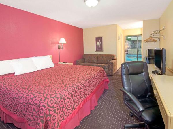 Days Inn by Wyndham East Albuquerque : photo 4 de la chambre chambre lit king-size - non-fumeurs
