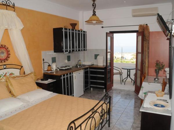 Villa Koronios : photo 10 de la chambre studio (2 adultes)