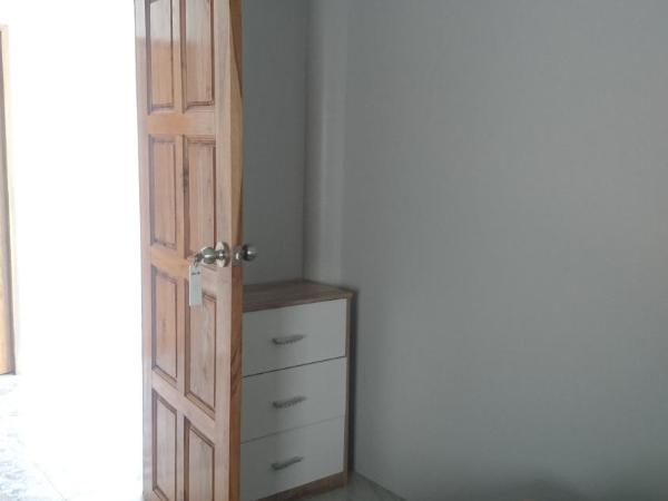 Easy Rooms and Minimart : photo 4 de la chambre chambre double avec balcon