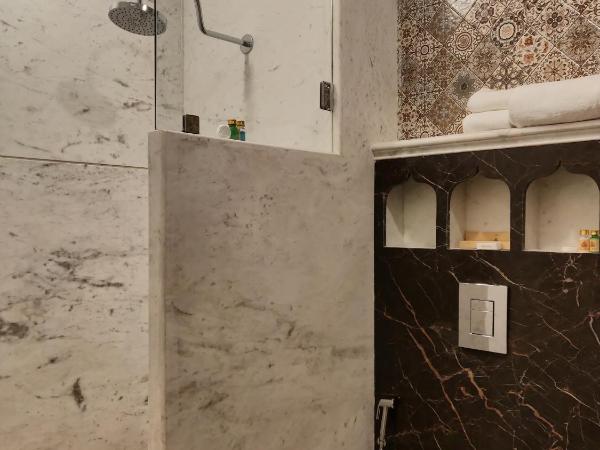 Laxmi Palace Heritage Boutique Hotel : photo 5 de la chambre family room free pick up on arrival only from train or bus station (8am-8pm)