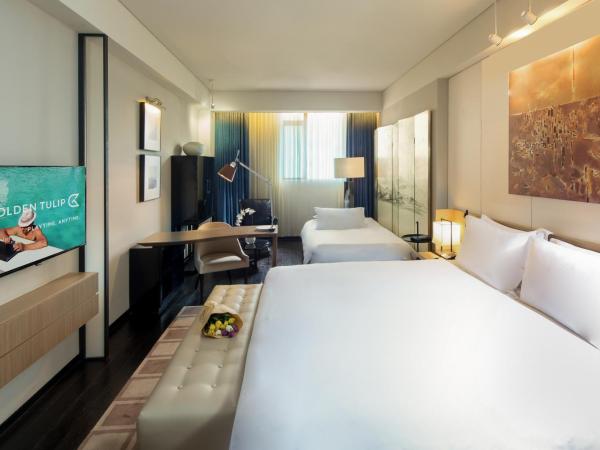 Golden Tulip Bund New Asia (The Former Jinjiang Metropolo Hotel Classiq Shanghai,Rock Bund) : photo 1 de la chambre chambre lit king-size avec canapé-lit