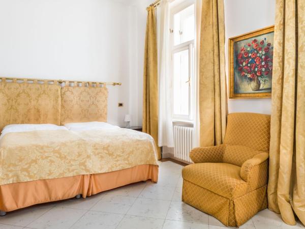 La Fenice : photo 3 de la chambre chambre double ou lits jumeaux