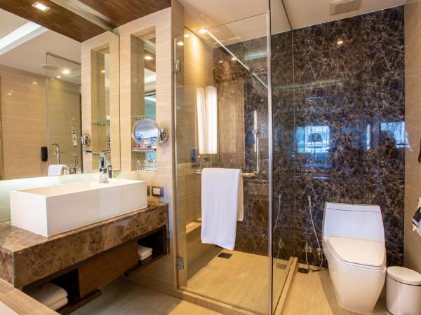 Graceland Bangkok by Grace Hotel - SHA Extra Plus : photo 1 de la chambre chambre supérieure lit queen-size