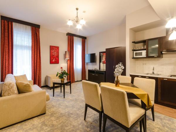 Hotel Aurum : photo 2 de la chambre suite familiale (2 adultes + 2 enfants)